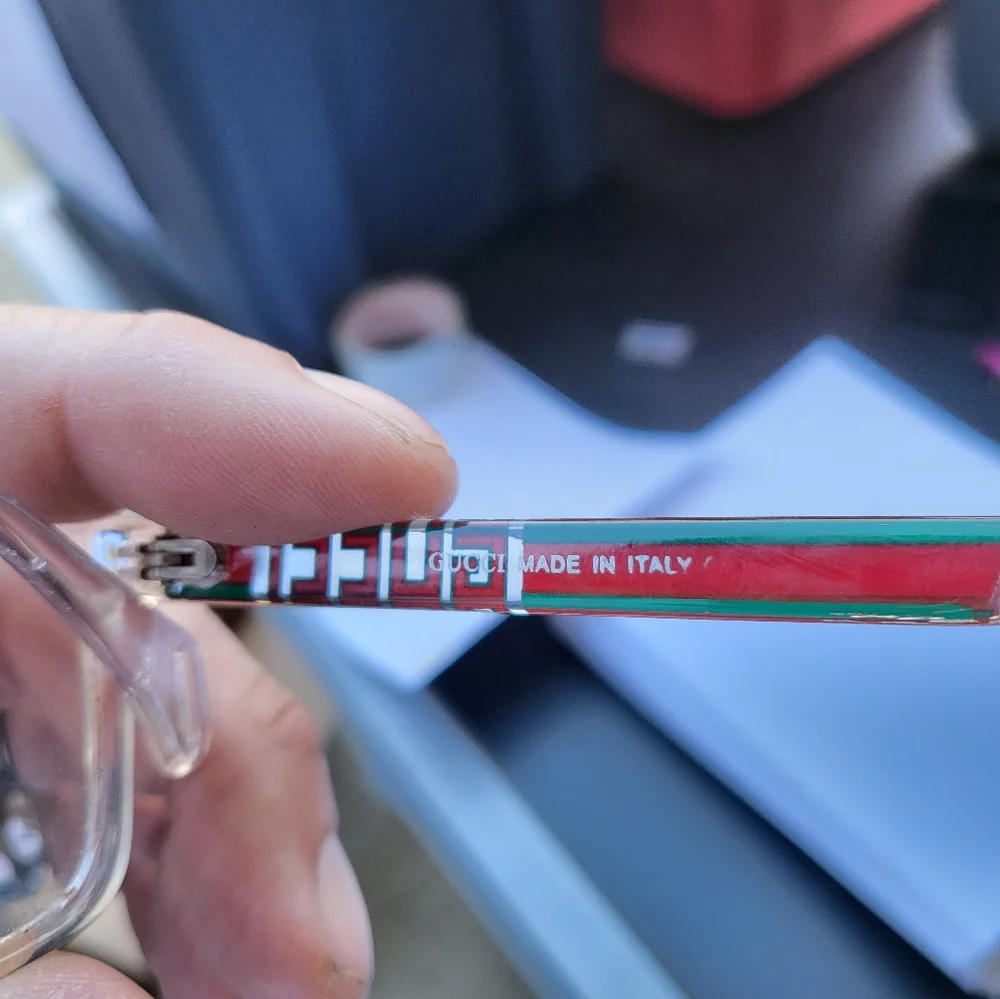 Gucci Glasses - Picture 4 of 5